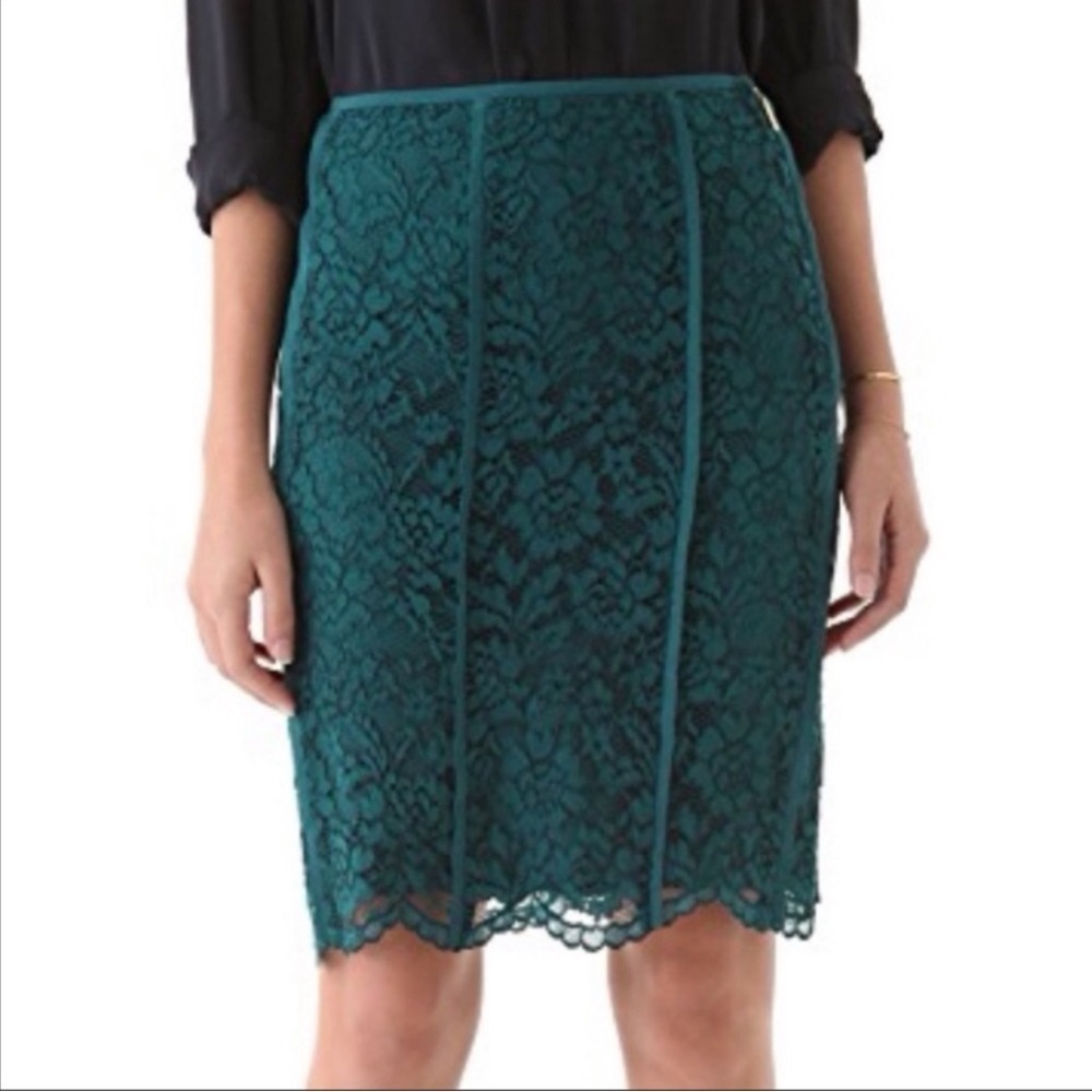 TORY BURCH 2 Romantic Feminine BLACK Everett Lace Pencil Skirt Silk Scalloped